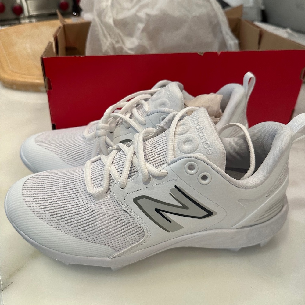 New Balance Fresh Foam 3000 v6 Molded Cleats U